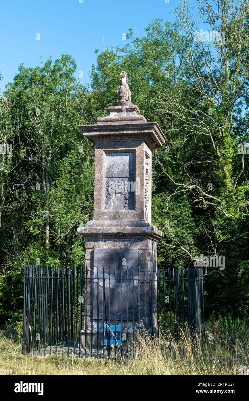 Lansdowne Hill, Cotswolds, Regno Unito-Agosto 2022; primo piano del Grenville Memorial dove la prima guerra civile inglese battaglia di Lansdown Foto Stock