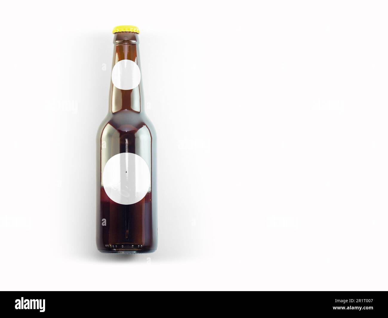 Bottiglia di birra isolata Mock-Up - etichetta vuota, concetto oktoberfest. Foto Stock