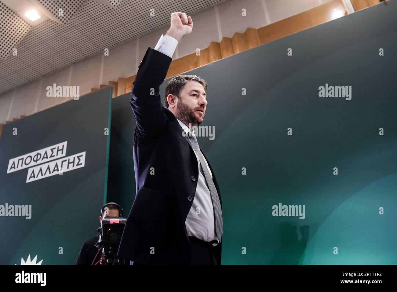 Salonicco, Grecia. 15th maggio, 2023. Leader del movimento PASOK per il cambiamento (KINAL) Nikos Androulakis durante una campagna pre-elettorale nella città greca di Salonicco. La Grecia tiene le elezioni generali il 21 maggio. (Credit Image: © Giannis Papanikos/ZUMA Press Wire) SOLO PER USO EDITORIALE! Non per USO commerciale! Credit: ZUMA Press, Inc./Alamy Live News Foto Stock