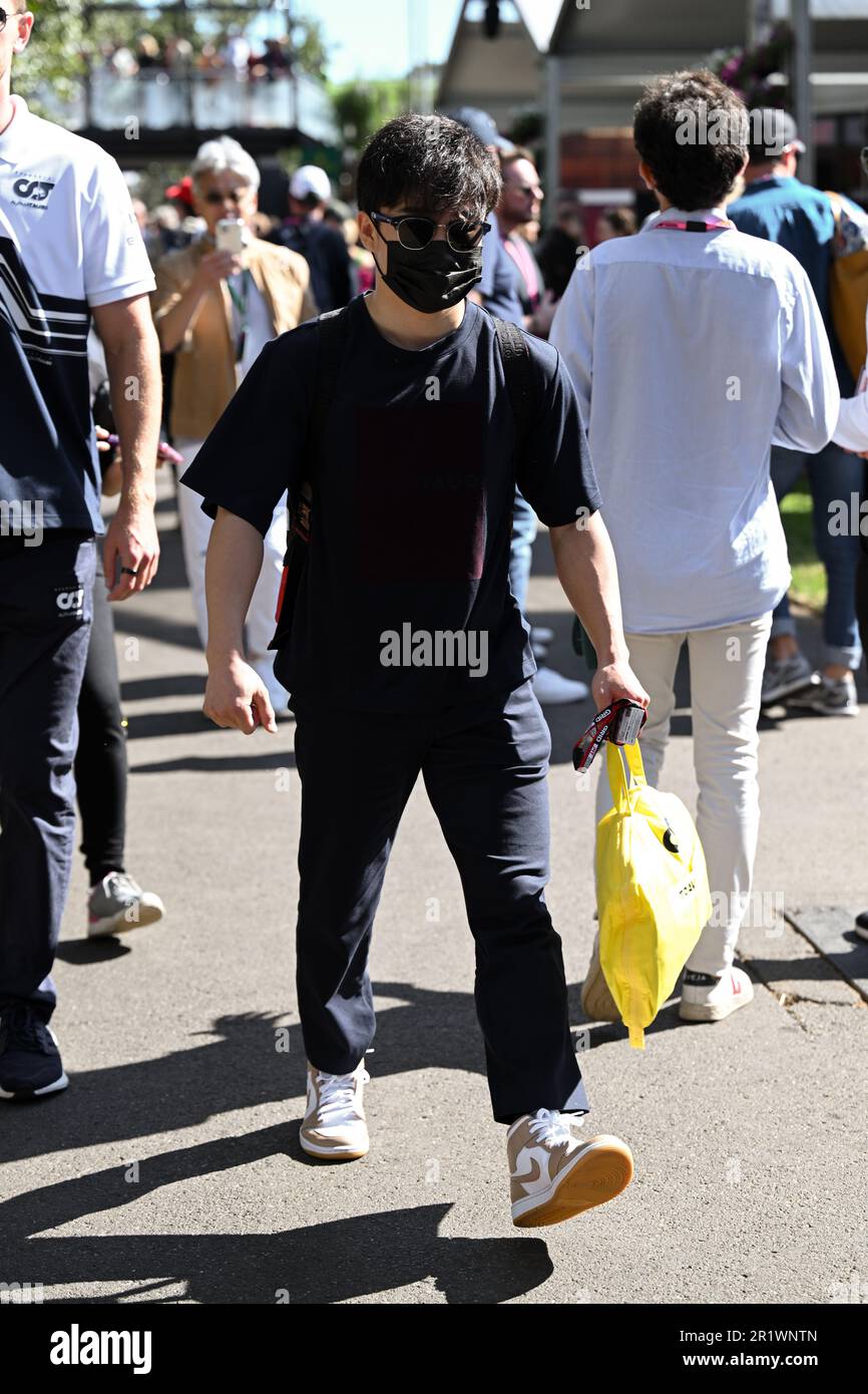Melbourne, Australia, 10 aprile 2022. Yuki Tsunoda (22) del Giappone e della Scuderia AlphaTauri arriva al Gran Premio d'Australia di Formula uno ad Albert Park il 10 aprile 2022 a Melbourne, Australia. Credit: Steven Markham/Speed Media/Alamy Live News Foto Stock