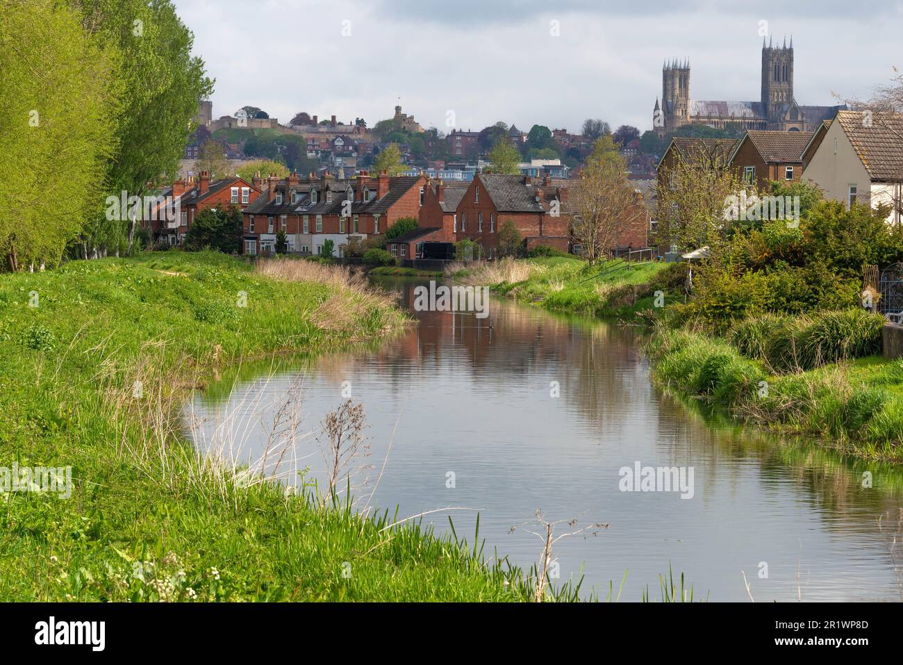 Cattedrale di Lincoln, castello di Lincoln, Nord, fiume Witham, Sud della città, Mura del castello, vista sulle rive del fiume, passeggiate lungo il fiume, Boultham Park, Altham Terrace. Foto Stock