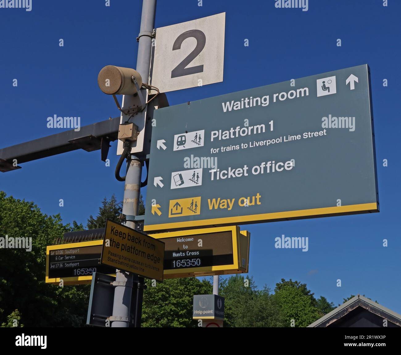 Indicazioni stradali, Hunts Cross, stazione ferroviaria Merseyrail, HNX, Speke Rd, Woolton, Liverpool, Merseyside, Inghilterra, Regno Unito, L25 0NN Foto Stock