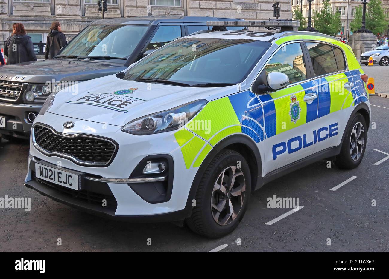 Veicolo di polizia Merseyside, Kia, MD21EJC, parcheggiato nell'Albert Dock, centro di Liverpool, Merseyside, Inghilterra, Regno Unito, L3 4AF Foto Stock