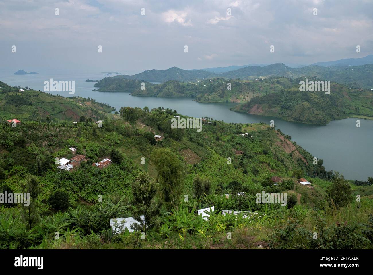 Vista sul lago kivu sul sentiero congo-nilo Foto Stock
