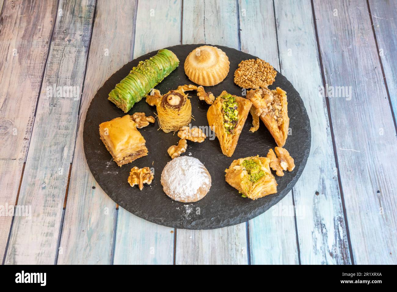 Il baklava era uno dei dolci più popolari della cucina ottomana, si può trovare con diversi nomi anche nella cucina turca, iraniana e araba Foto Stock