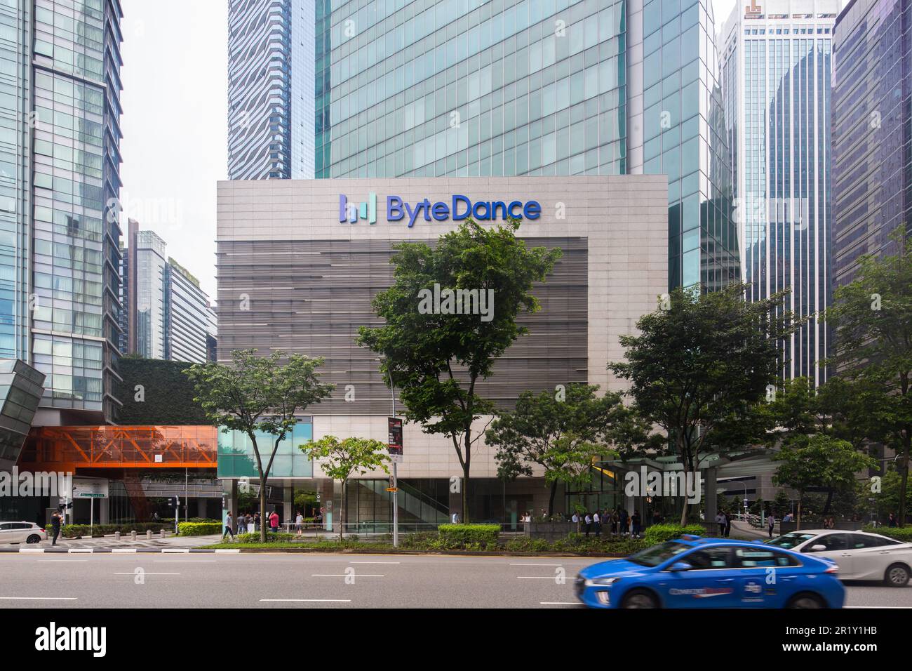Vista sulla strada per vedere il logo ByteDance presso l'ufficio di Singapore Foto Stock
