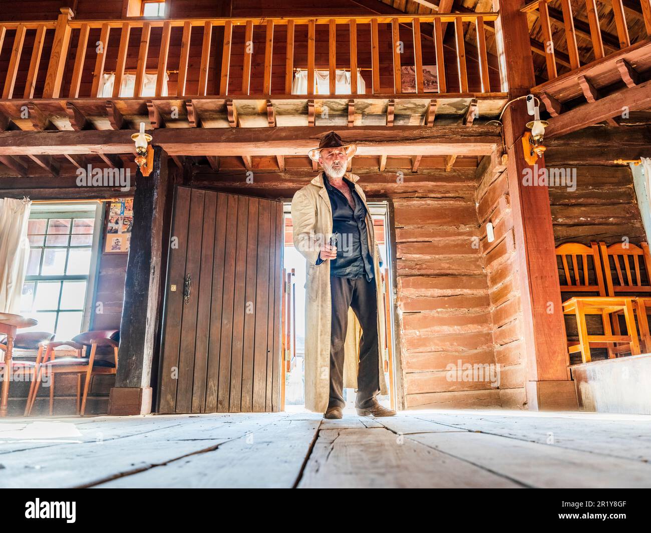 Almeria, Spagna - Dicembre 28 2022: Grande vista della scena cowboy in stile occidentale set per film, mini hollywood nel mezzo del deserto, a Tabernas, Alme Foto Stock