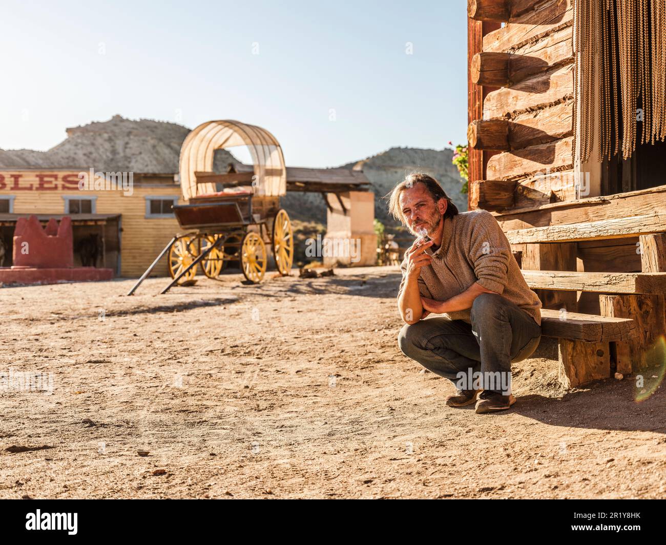 Almeria, Spagna - Dicembre 28 2022: Grande vista della scena cowboy in stile occidentale set per film, mini hollywood nel mezzo del deserto, a Tabernas, Alme Foto Stock