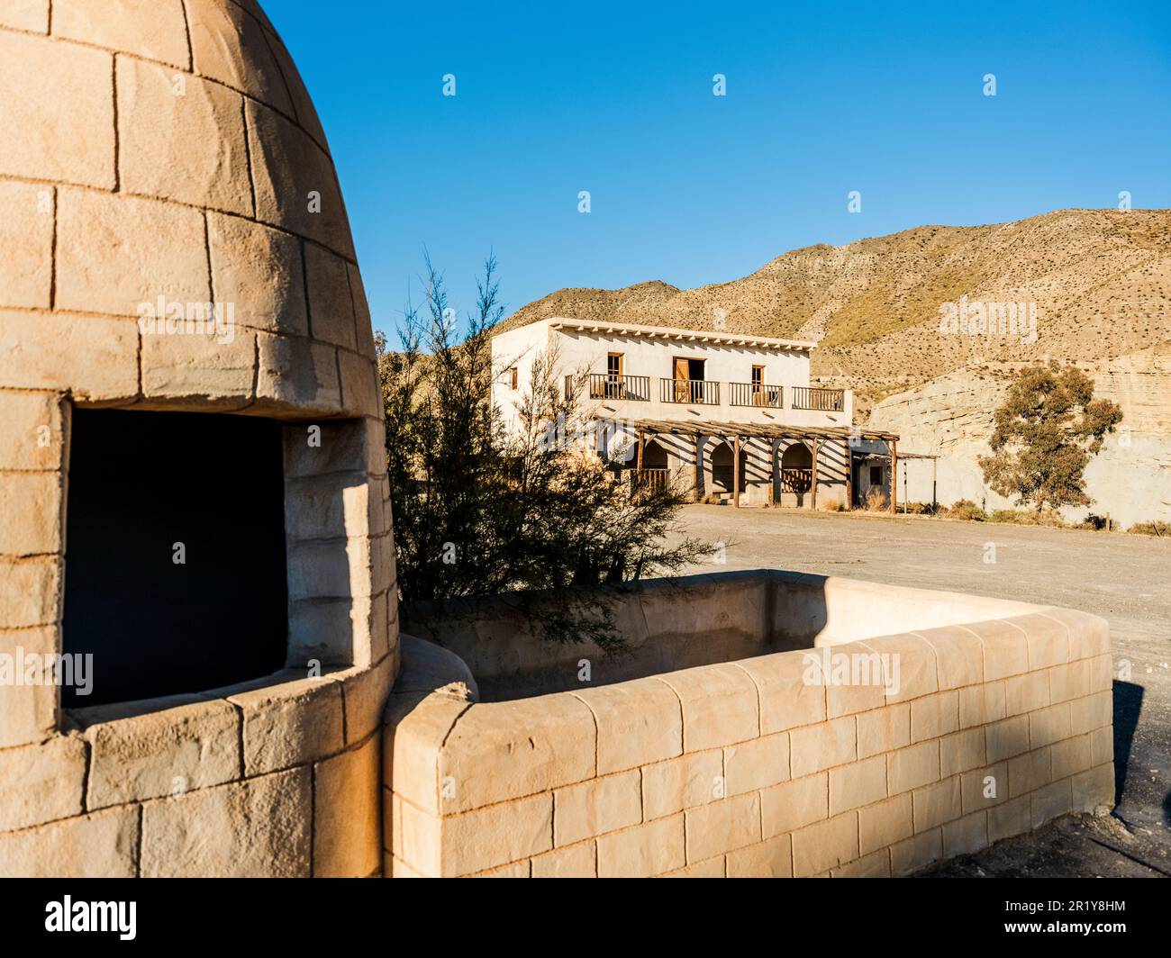 Grande vista della natura stile occidentale set per film, mini hollywood nel mezzo del deserto, a Tabernas, Almeria, Andalusia, Spagna Foto Stock