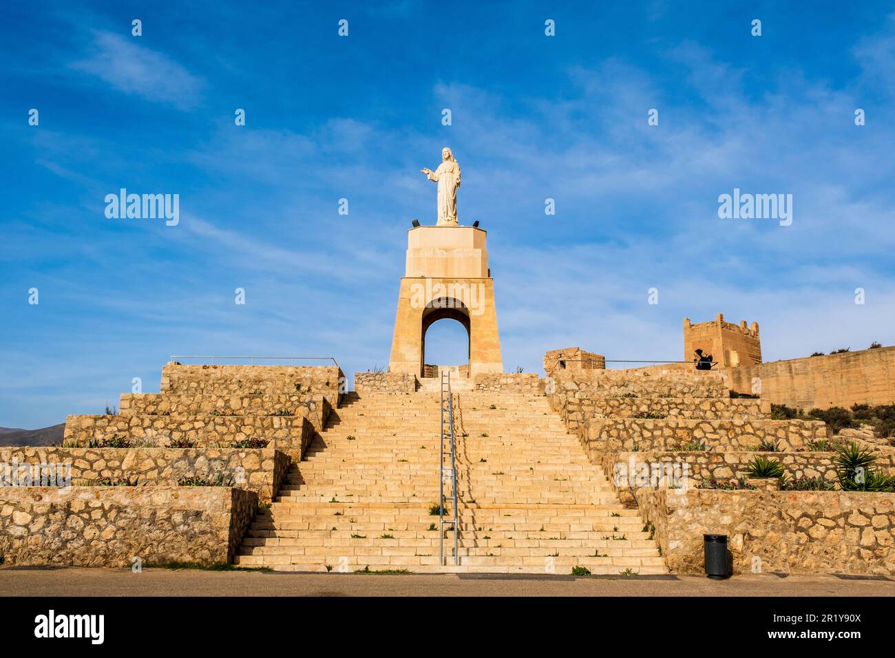Splendida vista dell'edificio storico, l'Almeria musulmana, cerro San Cristobal, set per famosi film come James Bond, Conan il barbaro, Wonder Woman An Foto Stock