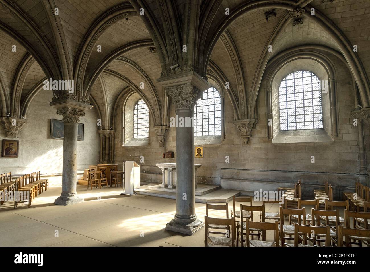 Vezelay. Capitolo casa della Basilica di Santa Maria Maddalena. Patrimonio mondiale dell'UNESCO. Yonne . Bourgogne Franche Comte. Francia Foto Stock