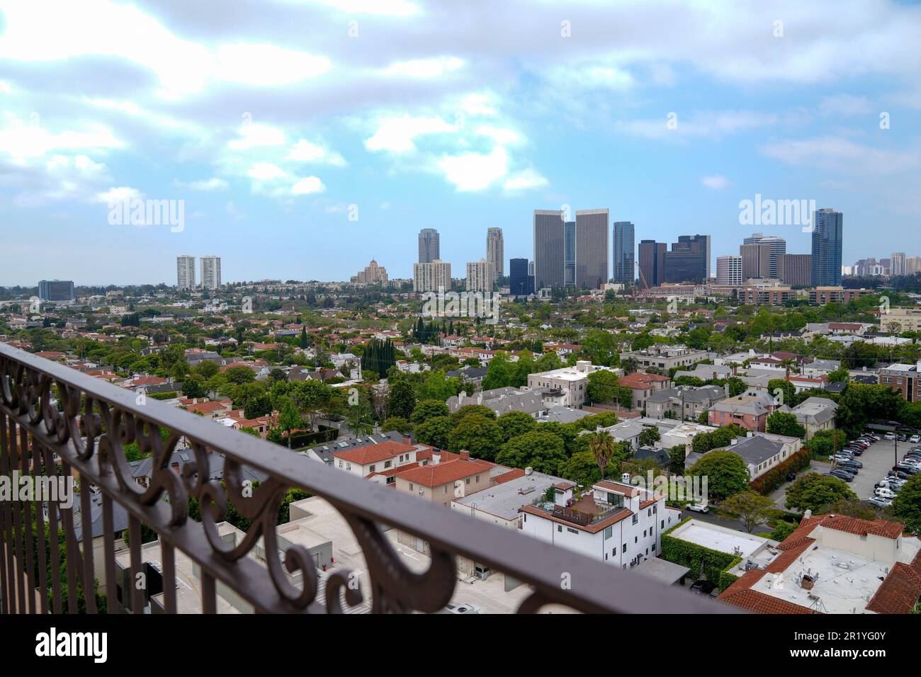 Los Angeles, California, Stati Uniti. 15th maggio, 2023. Los Angeles, CA - Maggio 16: Dietro le quinte della firma del contratto tra Peter Murray, CEO di PFL e Francis Ngannou alla Professional Fighters League - Firma del contratto a Beverly Wilshire, A Four Seasons Hotel il 15 Maggio 2023 a Los Angeles, CA (Foto di Louis Grasse/PFL/PX Images) Credit: PX Images/Alamy Live News Foto Stock