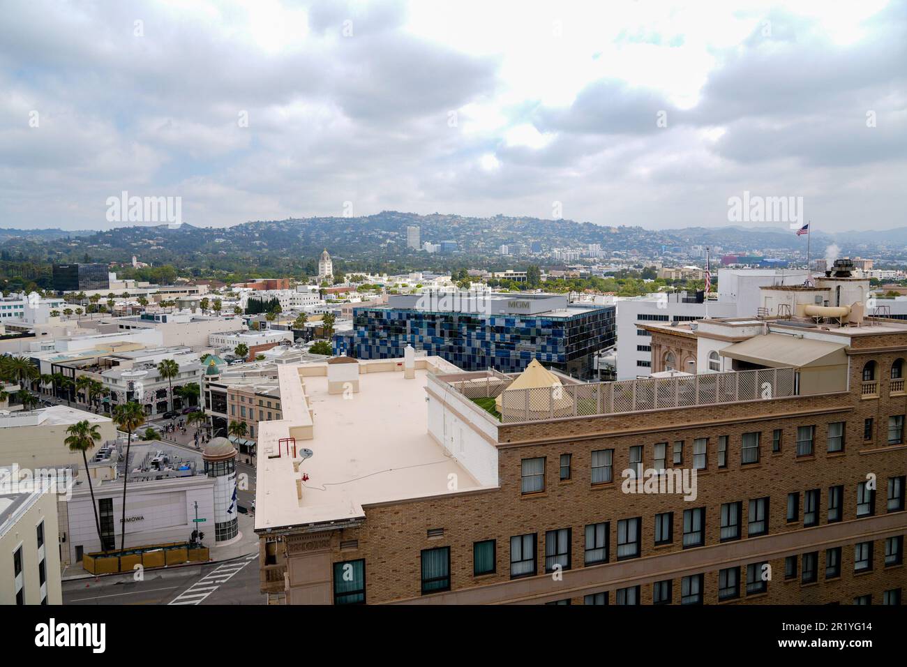 Los Angeles, California, Stati Uniti. 15th maggio, 2023. Los Angeles, CA - Maggio 16: Dietro le quinte della firma del contratto tra Peter Murray, CEO di PFL e Francis Ngannou alla Professional Fighters League - Firma del contratto a Beverly Wilshire, A Four Seasons Hotel il 15 Maggio 2023 a Los Angeles, CA (Foto di Louis Grasse/PFL/PX Images) Credit: PX Images/Alamy Live News Foto Stock