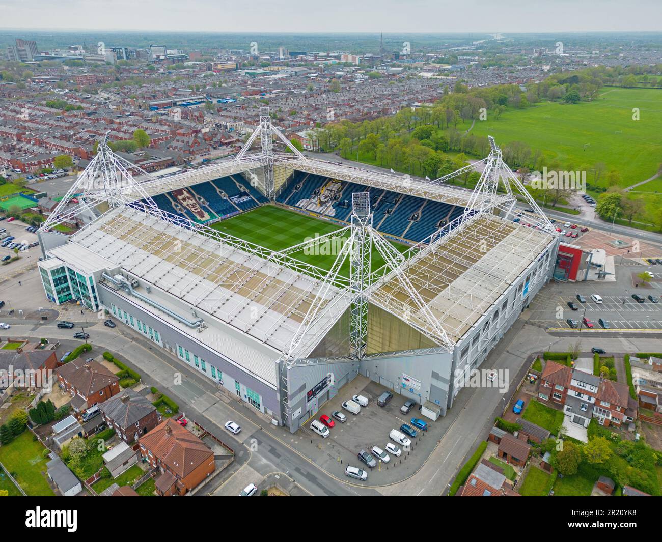 Preston, Lancashire, Regno Unito. Immagine aerea dello stadio di Deepdale. Preston North End Football Club. 2nd maggio 2023. Foto Stock
