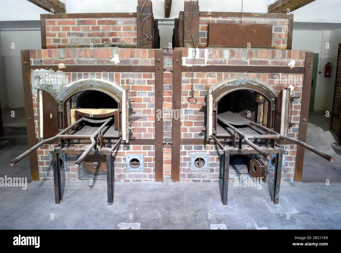 Fotografia dei forni di cremazione al campo di concentramento di Dachau. Il campo fu il primo dei campi di concentramento nazisti che aprirono nel 1933. L'intenzione iniziale per il campo era quella di tenere prigionieri politici. Foto Stock