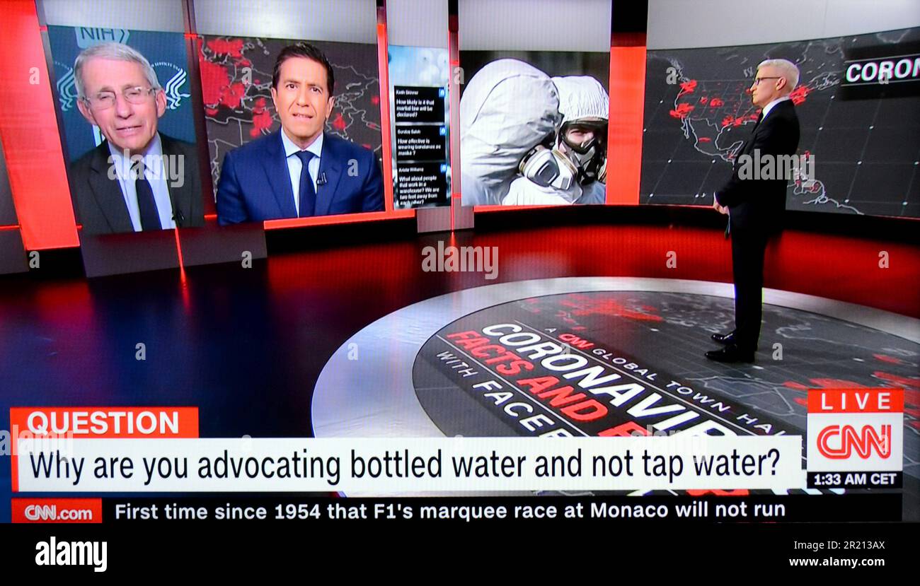 Screengrab dalla CNN che riporta la pandemia COVID-19: Dr Anthony Fauci, Dr Sanjay Gupta e Anchor Anderson Cooper, 20th marzo 2020 Foto Stock