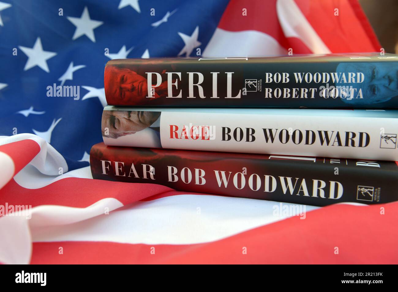 Pericolo, paura: Trump alla Casa Bianca, e Rage, tre libri del giornalista americano Bob Woodward sulla presidenza di Donald Trump. Peril, scritto da Woodward con Robert Costa, fu pubblicato il 21 settembre 2021, mentre Fear fu pubblicato il 11 settembre 2018 e Rage fu pubblicato il 15 settembre 2020. Foto Stock