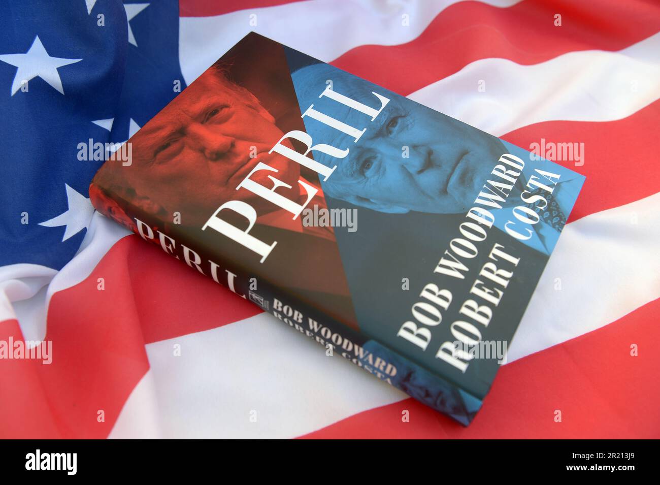 Peril, un libro del giornalista americano Bob Woodward e Robert Costa sulla fine della presidenza di Donald Trump, così come la transizione presidenziale e la presidenza iniziale di Joe Biden. È stato pubblicato il 21 settembre 2021 da Simon & Schuster. Peril è stato pubblicato il 21 settembre 2021. Foto Stock