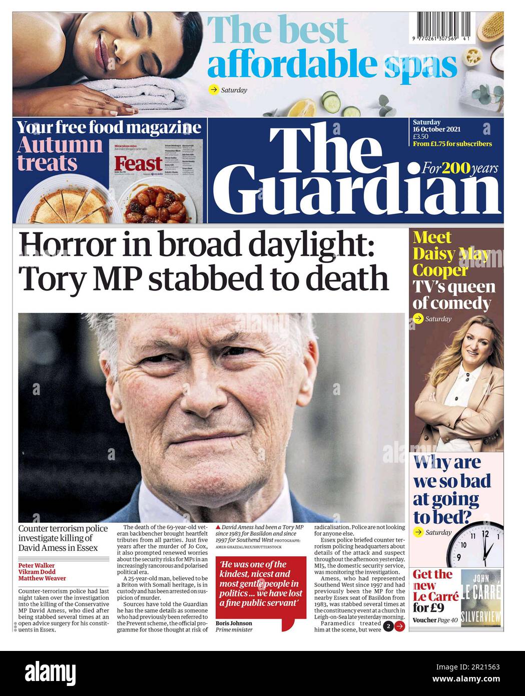 Stampa britannica sull'assassinio di Sir David Anthony Andrew Amess (1952 - 15 ottobre 2021) politico britannico che è stato membro del Parlamento (MP) per Southend West dal 1997 fino a quando è stato ucciso nel 2021. Foto Stock