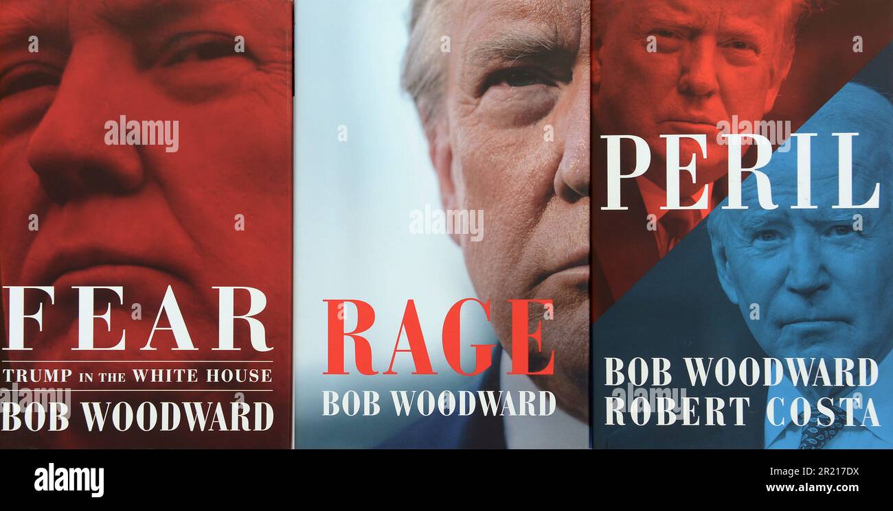 Libri di Peril, Fear: And Rage di Bob Woodward e Robert Costa sulla presidenza di Donald Trump. Pubblicato il 21 settembre 2021 mentre Fear fu pubblicato il 11 settembre 2018 e Rage fu pubblicato il 15 settembre 2020. Foto Stock