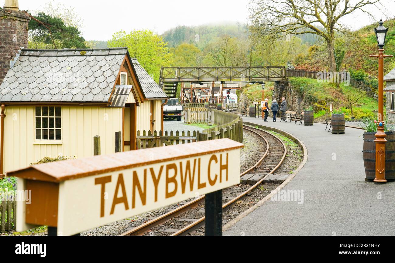 Stazione ferroviaria Tan Y Bwlch, vicino a Maentwrog, Gwynedd, Galles del Nord. Una delle stazioni lungo la linea ferroviaria Ffestiniog. Immagine ripresa nell'aprile 2023. Foto Stock