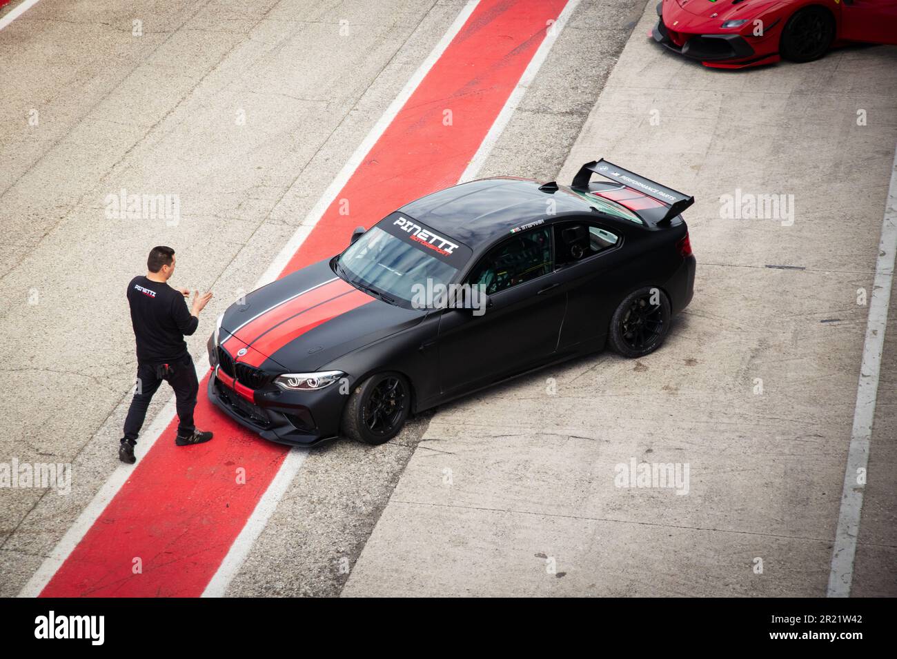 Vetture in pista a Misano Foto Stock
