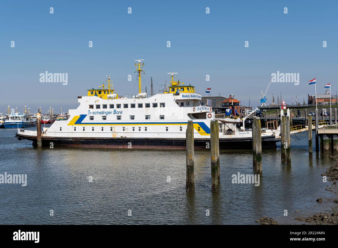 Rederij Wadden trasporto traghetto Banca Terschellinger nel porto di Harlingen, Paesi Bassi Foto Stock