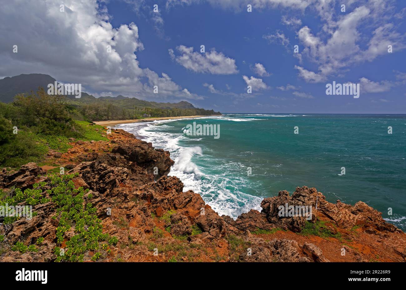 Splendido paesaggio lungo la costa del Pacifico a Kauai, Hawaii, USA. Foto Stock