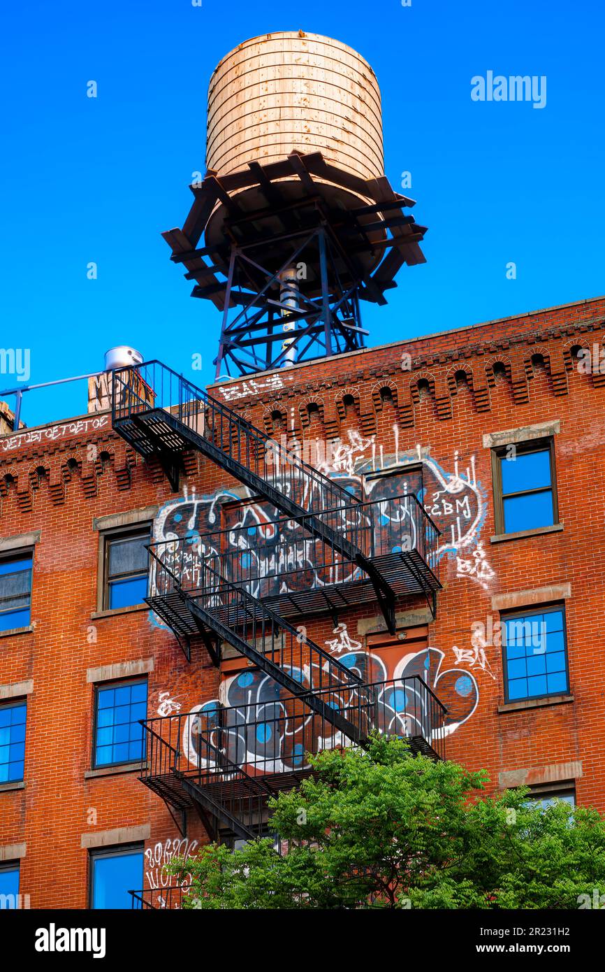 Water Tower sul tetto a Lower Manhattan, New York City, USA Foto Stock