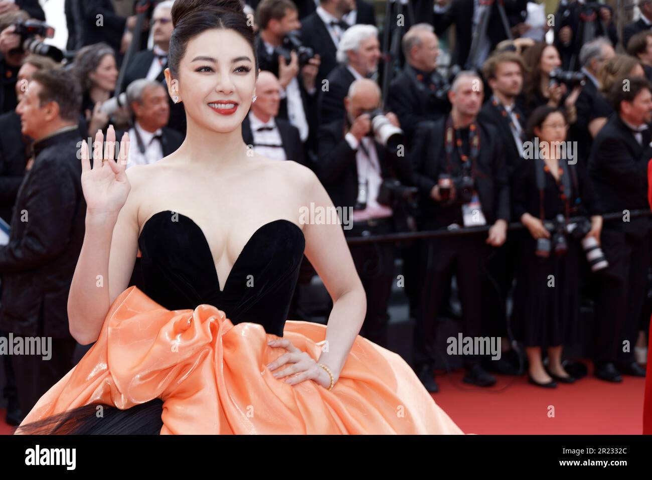 Cannes, Francia. 16th maggio, 2023. Zhang Yuqi cammina il primo tappeto rosso del Festival del Cinema di Cannes del 76th il 16 maggio 2023 a Cannes, Francia. Credit: Bernard Menigault/Alamy Live News Foto Stock