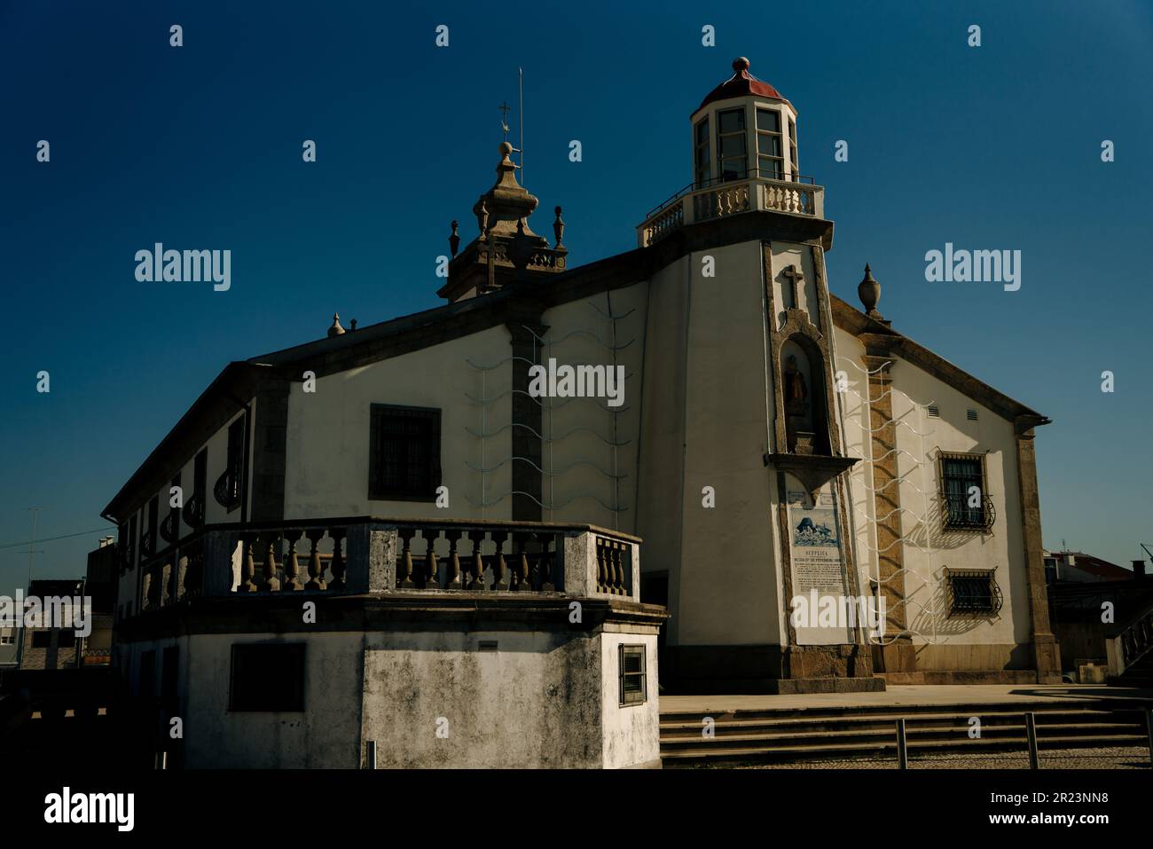 Chiesa di Nossa Senhora da Lapa a Povoa de Varzim, Portogallo - maggio 2023. Foto di alta qualità Foto Stock