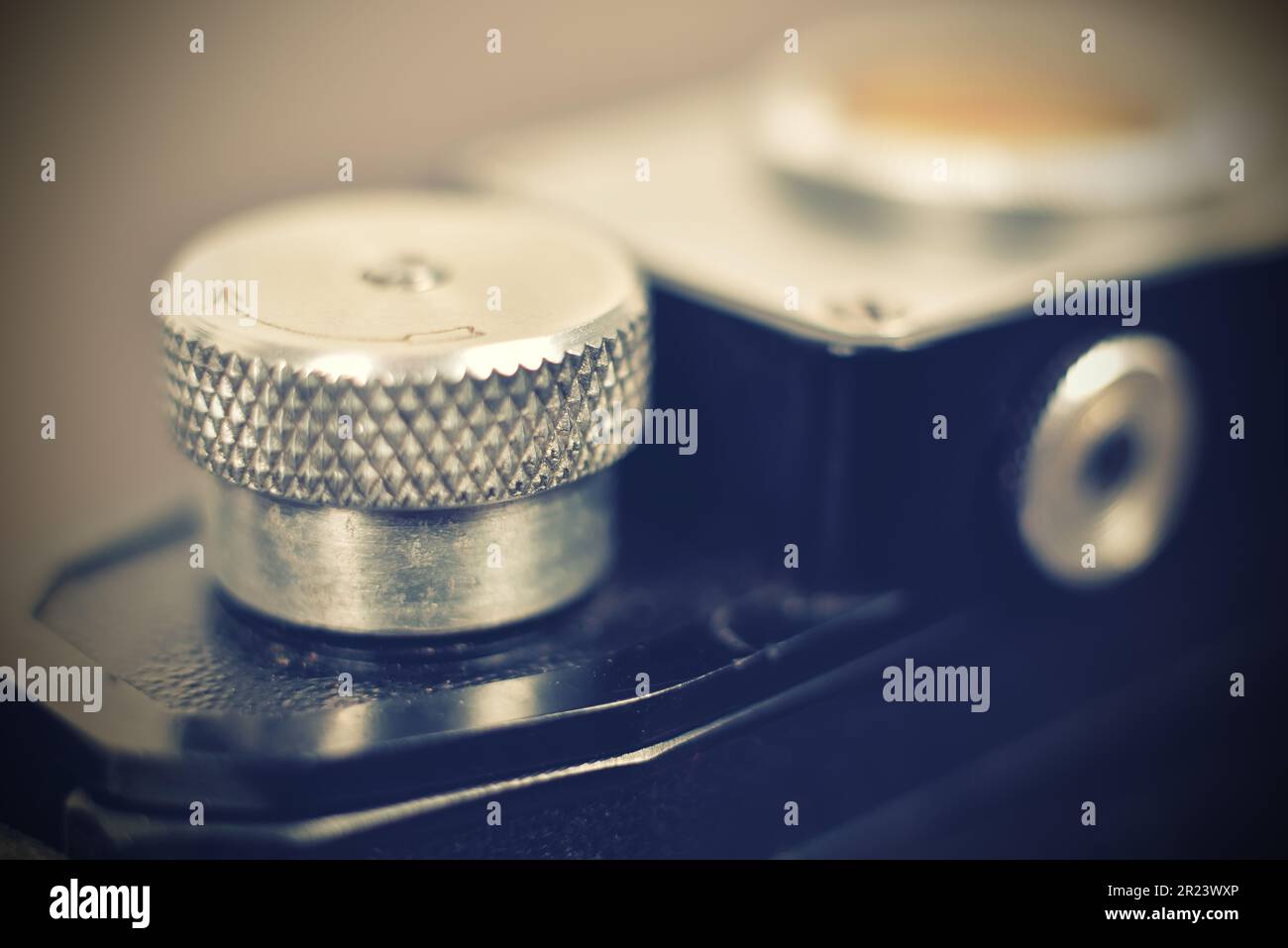 Primo piano della vecchia fotocamera retrò. Effetto vintage. Foto Stock