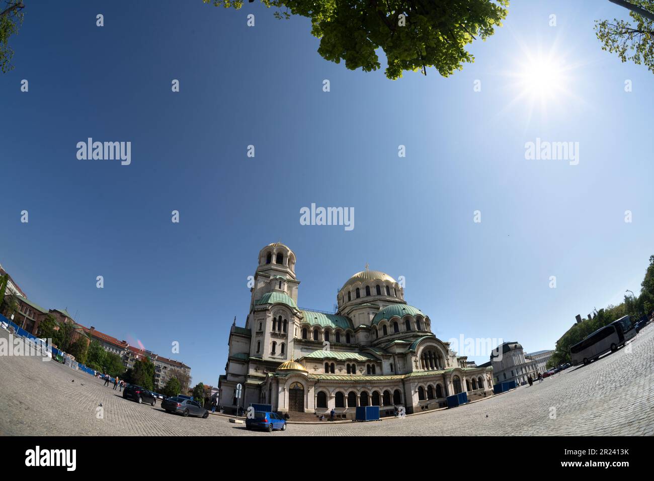 Sofia, Bulgaria. Maggio 2023. Vista panoramica esterna della Cattedrale Alexander Nevsky nel centro della città Foto Stock