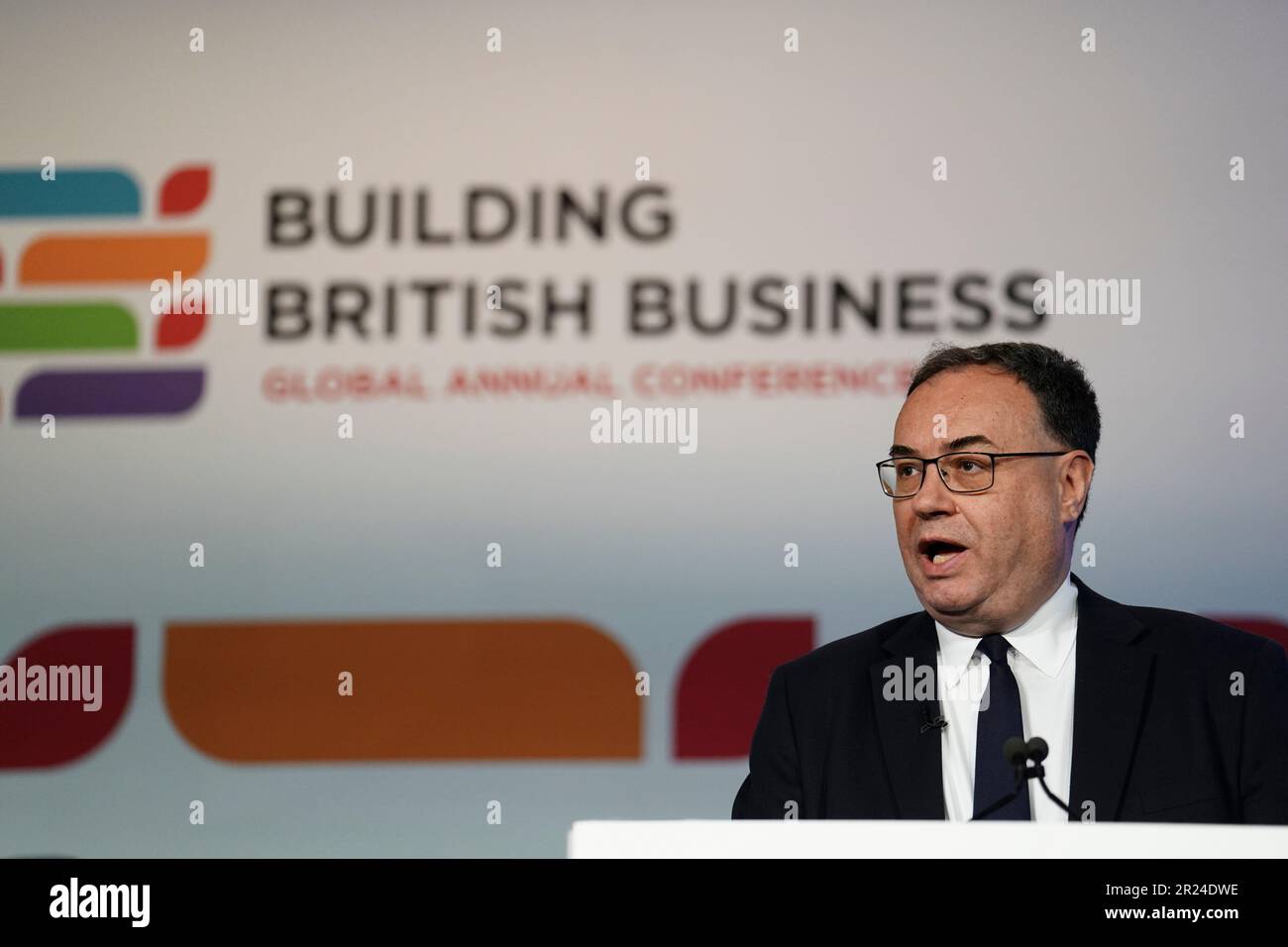 Andrew Bailey, Governatore della Banca d'Inghilterra, durante la conferenza mondiale annuale delle Camere di Commercio britanniche, al QEII Centre, Londra. Data immagine: Mercoledì 17 maggio 2023. Foto Stock