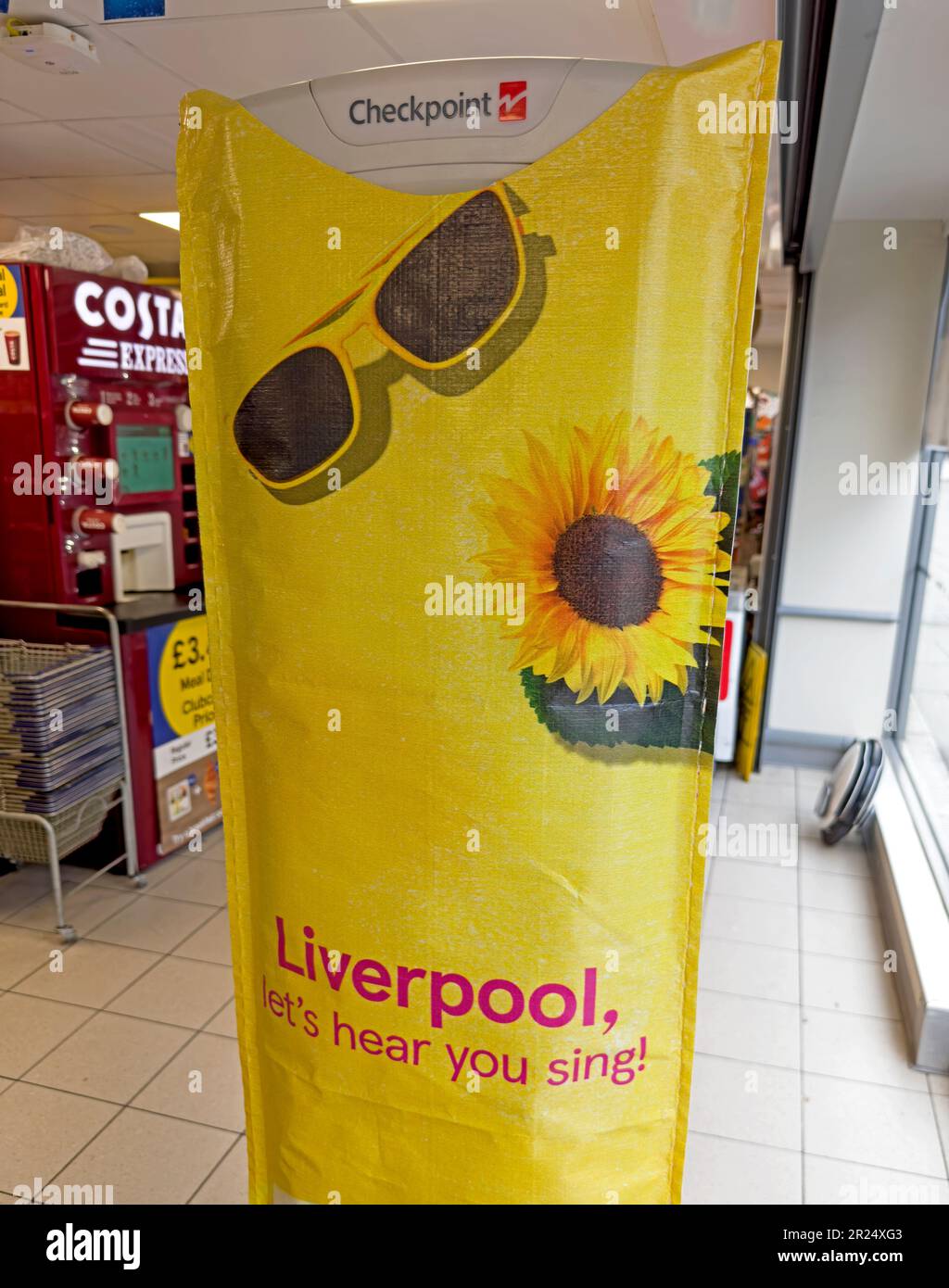 Tesco segno, Liverpool permette di sentire voi Sing per Eurovision, Merseyside, Inghilterra, Regno Unito, L3 9RQ Foto Stock
