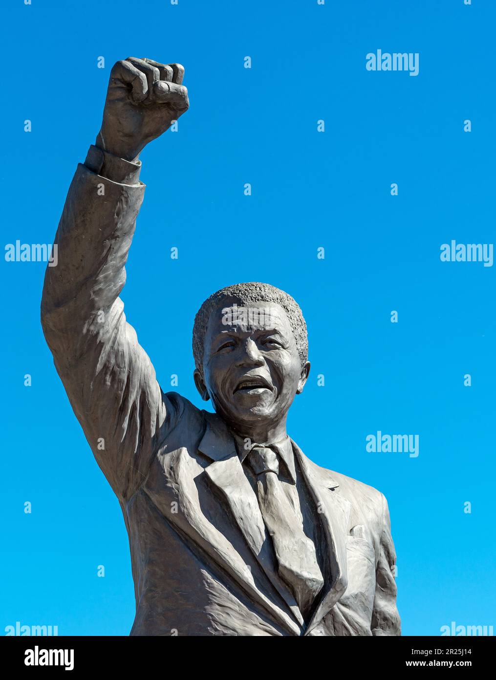 Statua di Nelson Mandela, Drakenstein Correctional Centre, Città del Capo, Sud Africa. Foto Stock