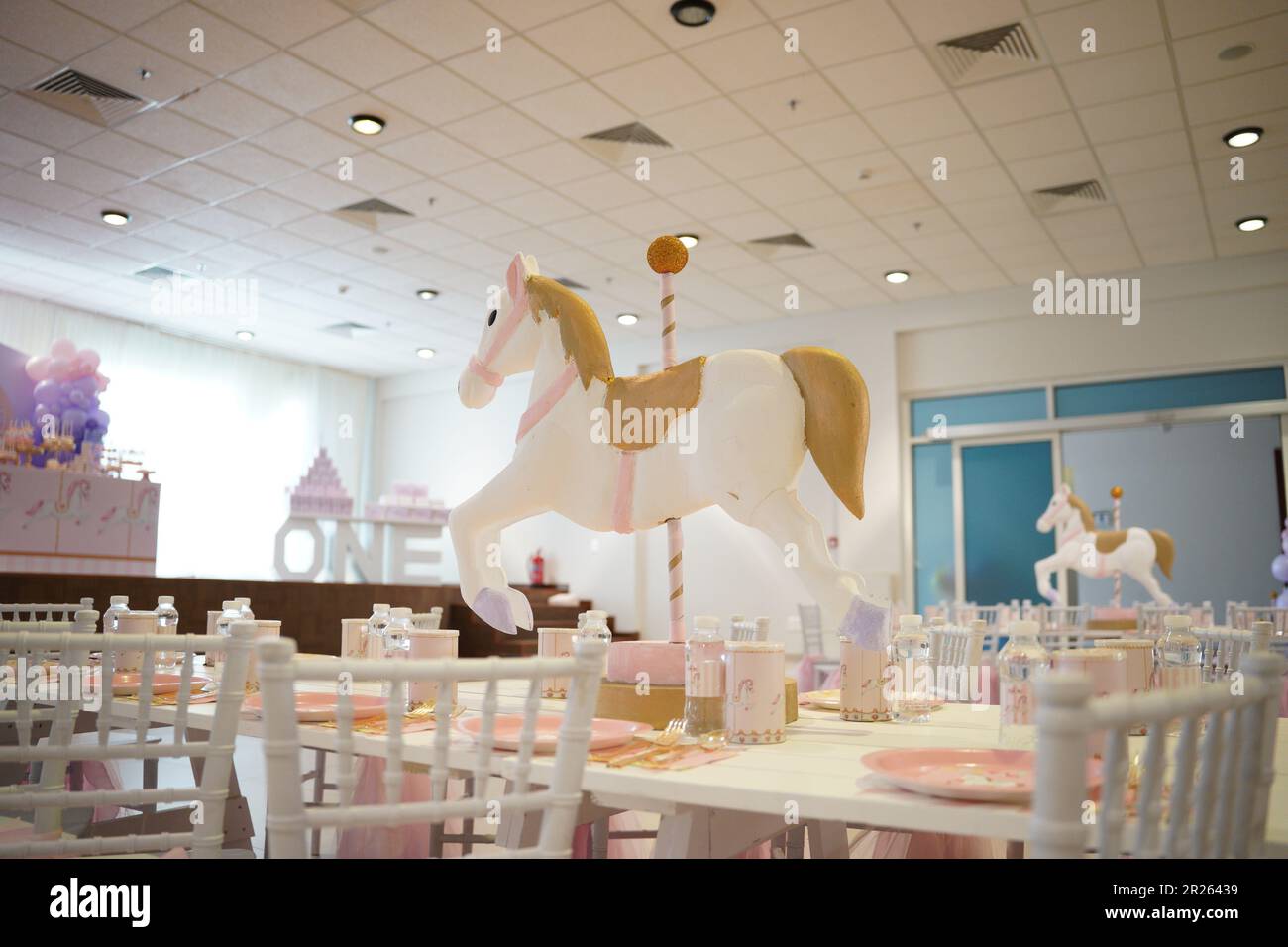 Kids birthday party immagini e fotografie stock ad alta risoluzione - Alamy