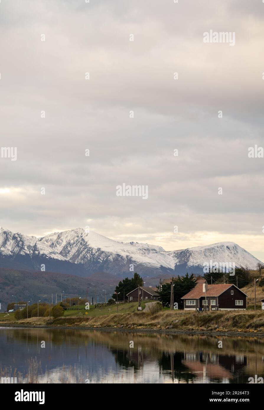 Case pittoresche nella città di Ushuaia, Tierra del Fuego, Argentina Foto Stock