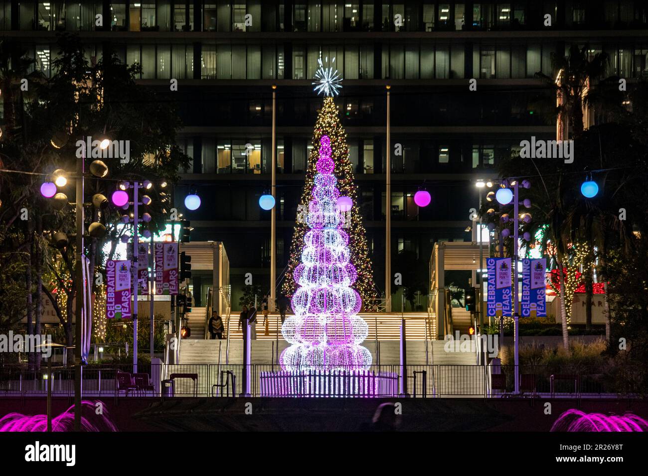 Alberi di Natale al Grand Park and Music Center, nel centro di Los Angeles, California, Stati Uniti Foto Stock
