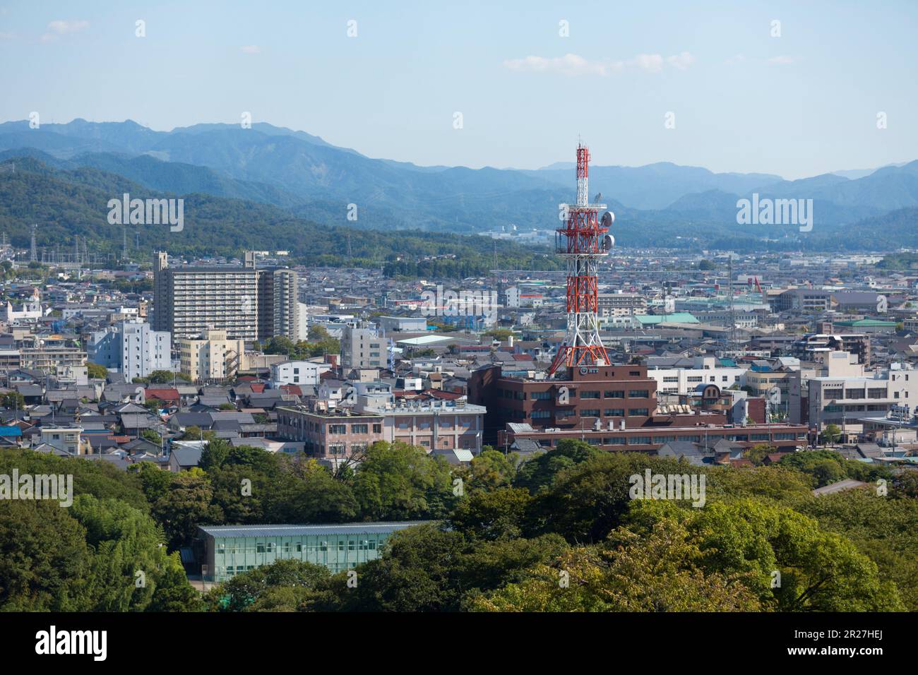 Vista della città di Hikone dal castello di Hikone Foto Stock