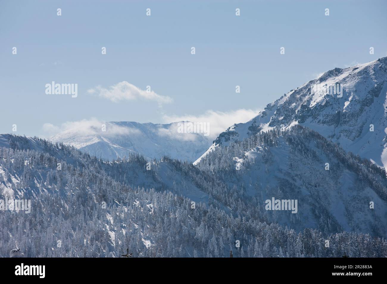 Montagne visibili dalla strada di Shin-Hotaka in inverno Foto Stock