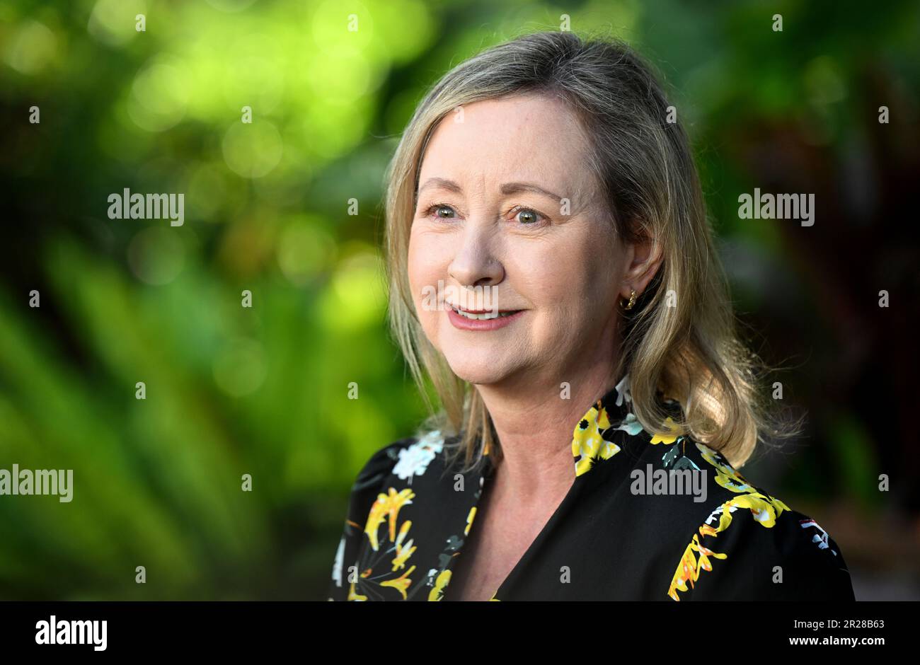 Il nuovo Procuratore Generale del Queensland, Yvette D'Ath, dopo una cerimonia di giuramento dopo un rimpasto del gabinetto, si è recato presso la Government House di Brisbane, giovedì 18 maggio 2023. (AAP Image/Darren England) NESSUNA ARCHIVIAZIONE Foto Stock