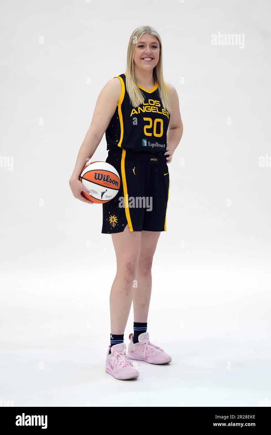 LA Sparks Monika Czinano (20) posa durante la giornata dei media, giovedì 4 maggio 2023, a Torrance, California (Kirby Lee via AP) Foto Stock