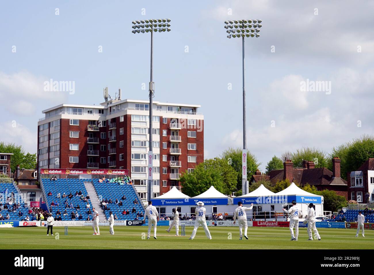 Vista generale dell'azione il giorno uno della partita LV= Insurance County Championship al Central County Ground 1st, Hove. Data immagine: Giovedì 18 maggio 2023. Foto Stock