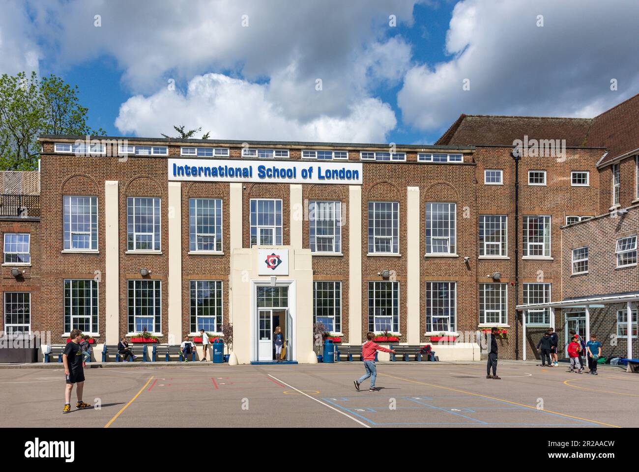International School of London (IPL), Gunnersbury Avenue, Gunnersbury, Royal Borough of Kensington & Chelsea, Greater London, Inghilterra, Regno Unito Foto Stock