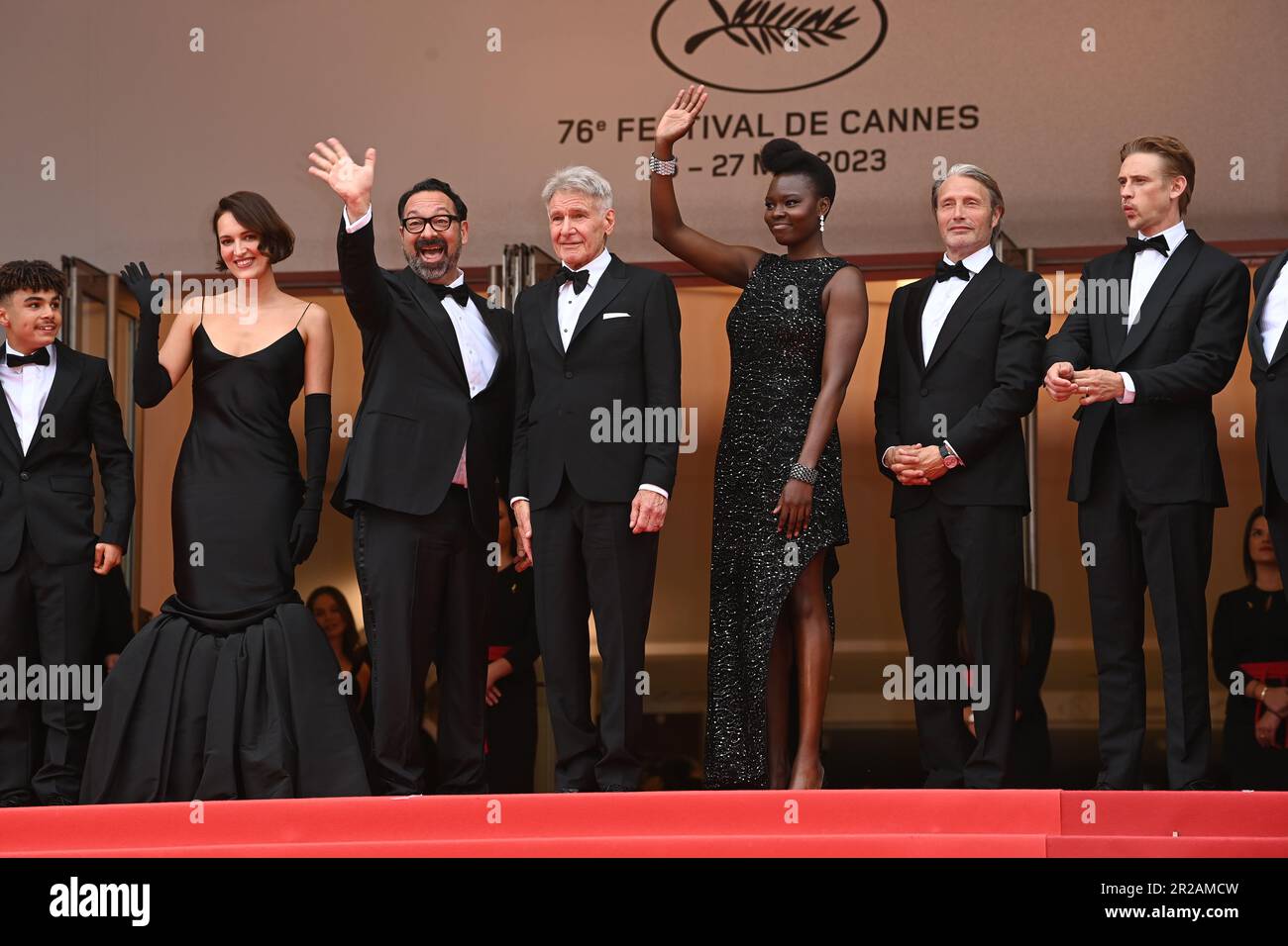 (Da sinistra a destra) Esthann Isidore, Phoebe Waller-Bridge, direttore James Mangold, Harrison Ford, Shaunette Renee Wilson, Boyd Holbrook e Mads Mikkelsen hanno partecipato all'Indiana Jones e al Dial of Destiny in anteprima durante il Festival del Cinema di Cannes 76th a Cannes, Francia. Data immagine: Giovedì 18 maggio 2023. Il credito fotografico dovrebbe essere: Doug Peters/PA Wire Foto Stock