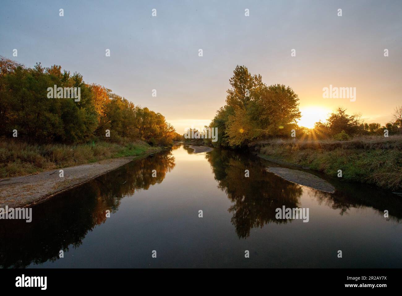 alba sul torrente Iowa Foto Stock