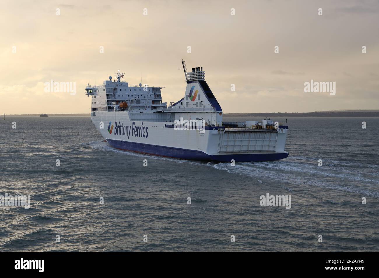 Il Brittany Ferries Vehicle and Passenger Ferry MV COTENTIN naviga per le Havre, Francia Foto Stock
