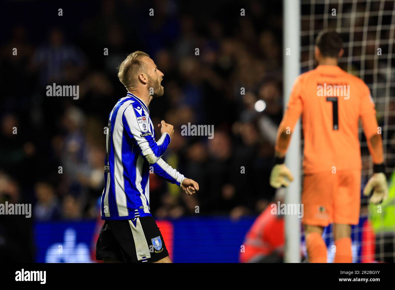 Barry Bannan of Sheffield Wednesday festeggia la punizione durante la partita di lancio della Sky Bet League 1 Sheffield Wednesday vs Peterborough a Hillsborough, Sheffield, Regno Unito, 18th May 2023 (Photo by Nick Browning/News Images) Foto Stock