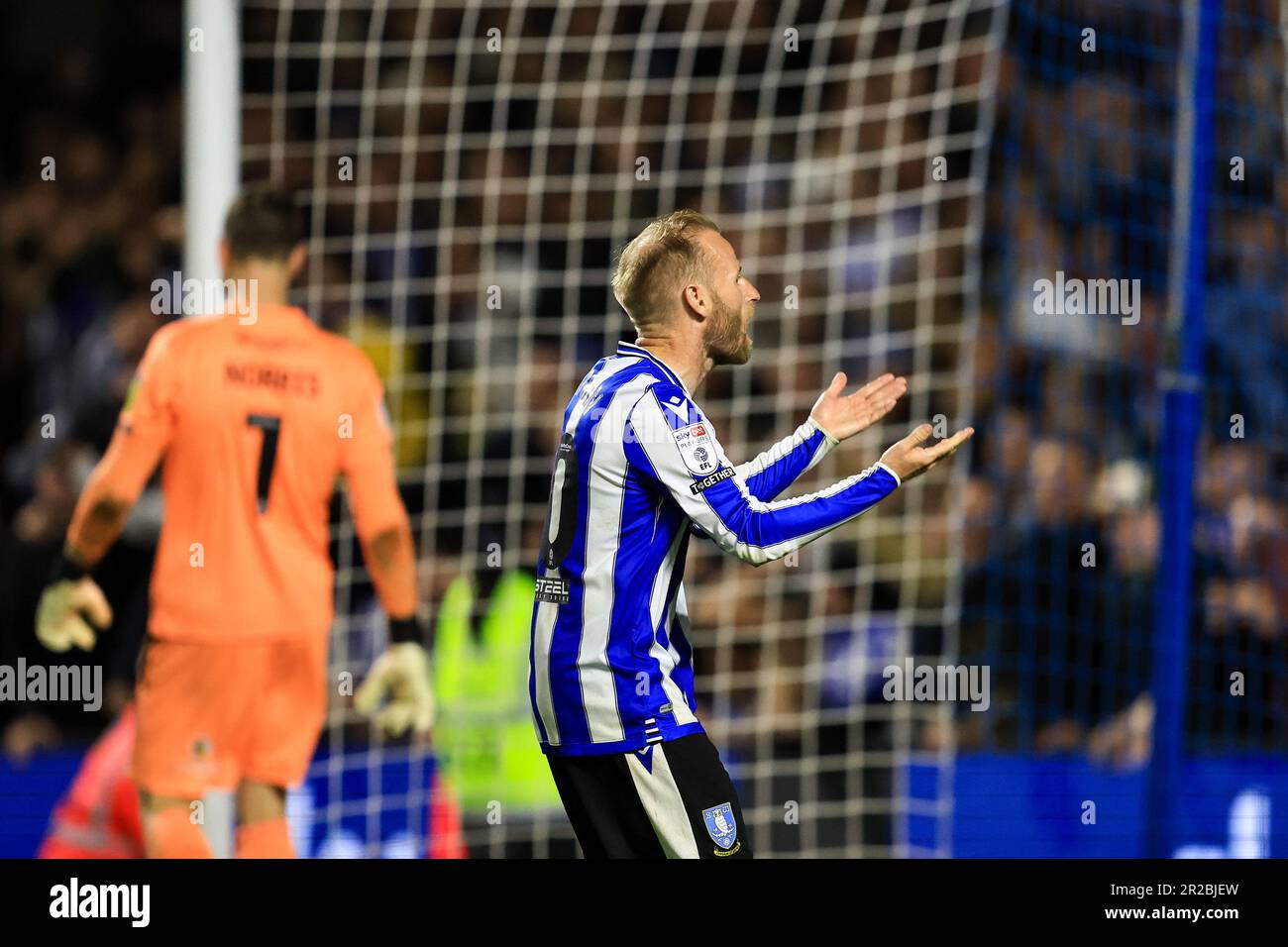 Barry Bannan of Sheffield Wednesday festeggia la punizione durante la partita di lancio della Sky Bet League 1 Sheffield Wednesday vs Peterborough a Hillsborough, Sheffield, Regno Unito, 18th May 2023 (Photo by Nick Browning/News Images) Foto Stock